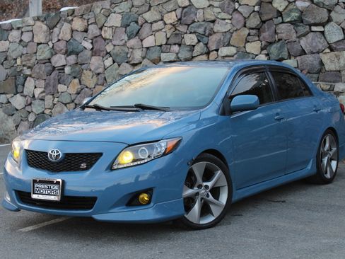 Used 2010 Toyota Corolla S image 2