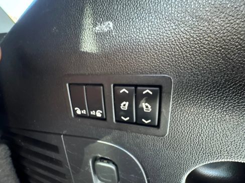 Used 2015 Chevrolet Tahoe LTZ AWD/4WD image 49