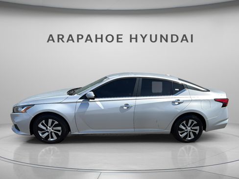 Used 2020 Nissan Altima 2.5 S FWD image 2