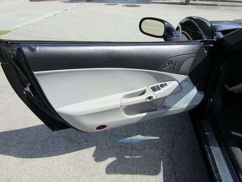 Used 2007 Chevrolet Corvette Convertible w/ Preferred Equipment Group RWD image 11