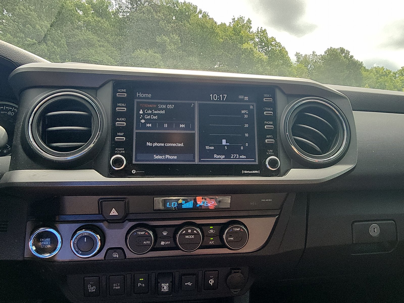 Used 2021 Toyota Tacoma TRD Off-Road w/ Technology Package AWD/4WD image 17