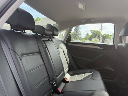 Used 2014 Volkswagen Passat 1.8T SE FWD image 24