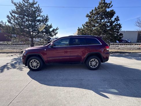 Used 2019 Jeep Grand Cherokee Laredo image 5