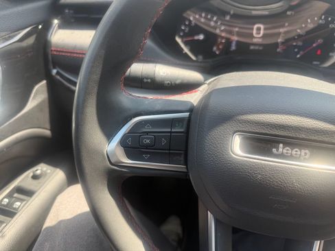 Used 2025 Jeep Compass Trailhawk AWD/4WD image 26