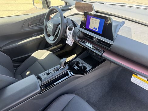 New 2026 Toyota Prius Plug-In Hybrid FWD image 19