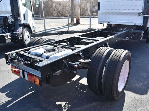 New 2024 Chevrolet Low Cab Forward image 3