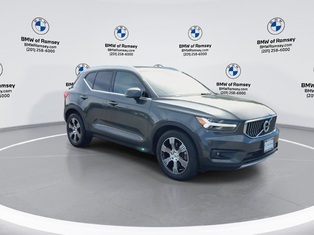 Used 2019 Volvo XC40 T5 Inscription AWD/4WD image 2