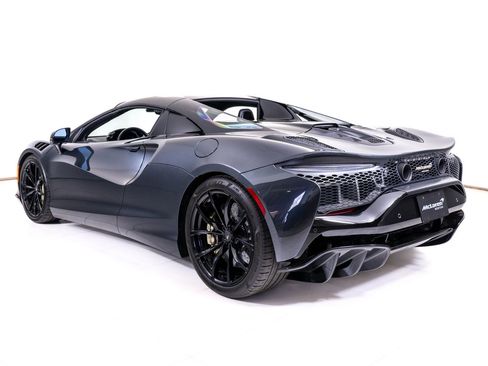 Used 2025 McLaren Artura Spider RWD image 4