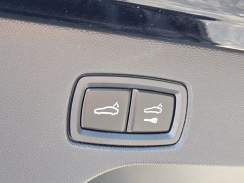 Used 2024 Porsche Macan 4 Electric image 17