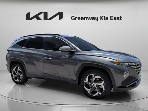 Used 2022 Hyundai Tucson Limited AWD/4WD image 3