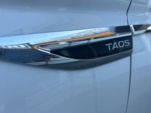 Used 2024 Volkswagen Taos SE image 15