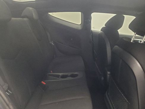 Used 2017 Hyundai Veloster Value Edition image 19