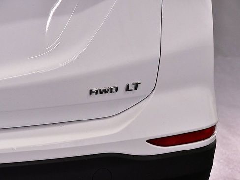 Used 2024 Chevrolet Equinox LT image 11