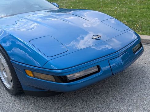 Used 1993 Chevrolet Corvette Coupe RWD image 25