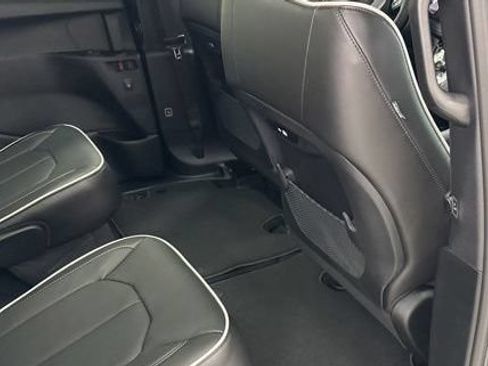 New 2027 Chrysler Pacifica Limited AWD/4WD image 27