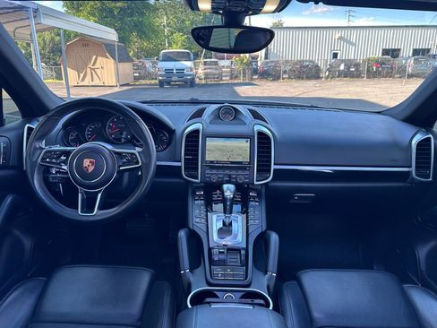 Used 2016 Porsche Cayenne AWD/4WD image 22