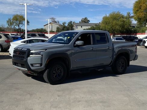 Used 2025 Nissan Frontier PRO-4X image 4