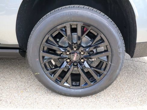 New 2026 GMC Yukon XL Denali w/ Sun & Power Step Package AWD/4WD image 39