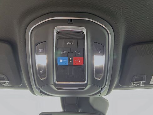 Used 2024 Jeep Grand Cherokee Limited image 21