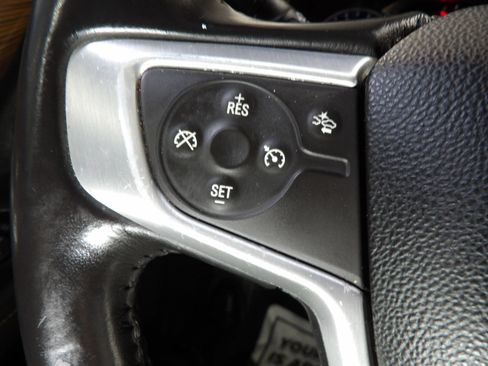 Used 2020 GMC Terrain SLE FWD image 17