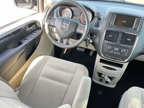 Used 2019 Dodge Grand Caravan SE image 27