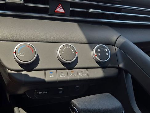 New 2026 Hyundai Elantra SE FWD image 12