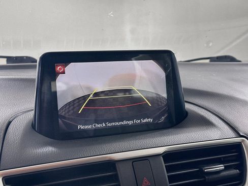 Used 2018 MAZDA MAZDA3 Touring FWD image 23