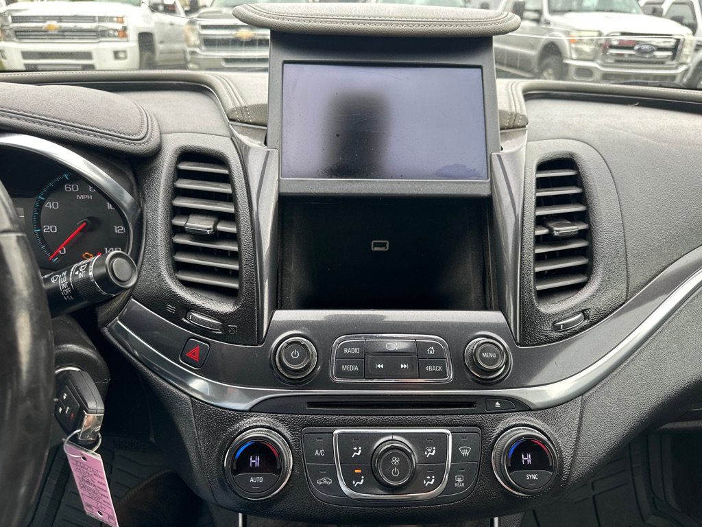 Used 2015 Chevrolet Impala LT FWD image 18