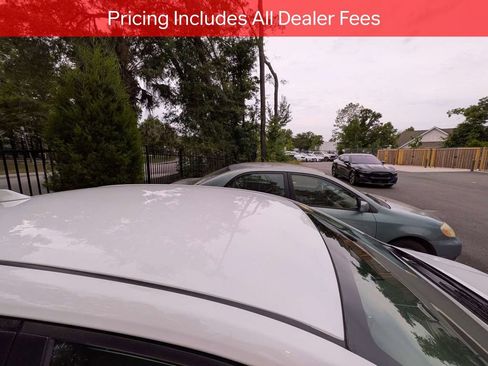 Used 2020 Toyota Corolla LE FWD image 11