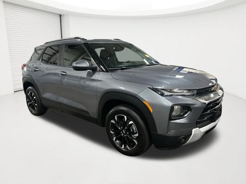 Certified 2022 Chevrolet TrailBlazer LT w/ Driver Confidence Package AWD/4WD image 3