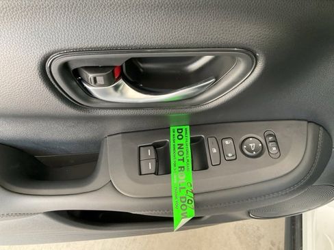 New 2026 Honda HR-V LX image 6