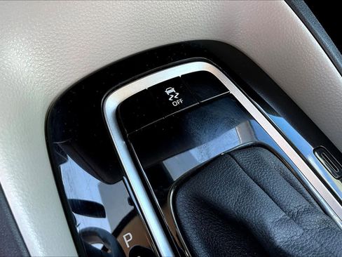 Used 2024 Toyota Corolla LE image 31