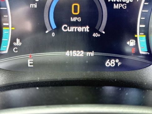 Used 2024 Chrysler Pacifica Touring-L FWD image 15