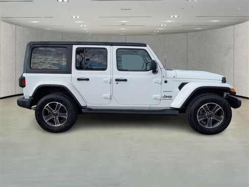 Used 2023 Jeep Wrangler Sahara image 2