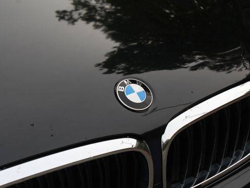 Used 2017 BMW 530i xDrive AWD/4WD image 42