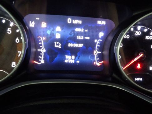 Used 2018 Jeep Compass Limited w/ Navigation Group image 19