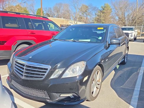 Used 2011 Mercedes-Benz E 350 BlueTEC Sedan image 10