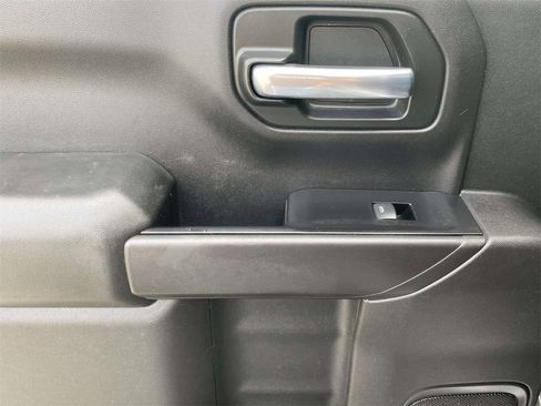 Used 2020 Chevrolet Silverado 1500 Custom w/ Custom Value Package image 13