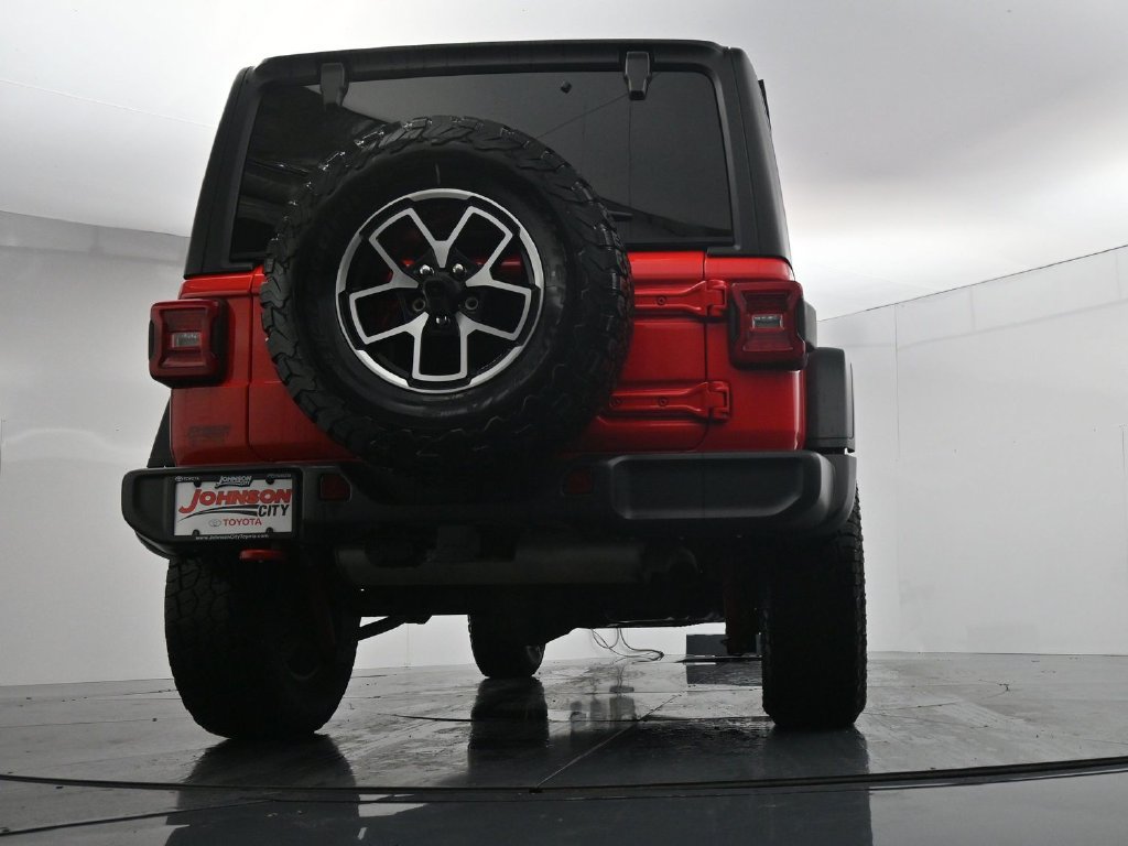 Used 2024 Jeep Wrangler Unlimited Rubicon AWD/4WD image 36