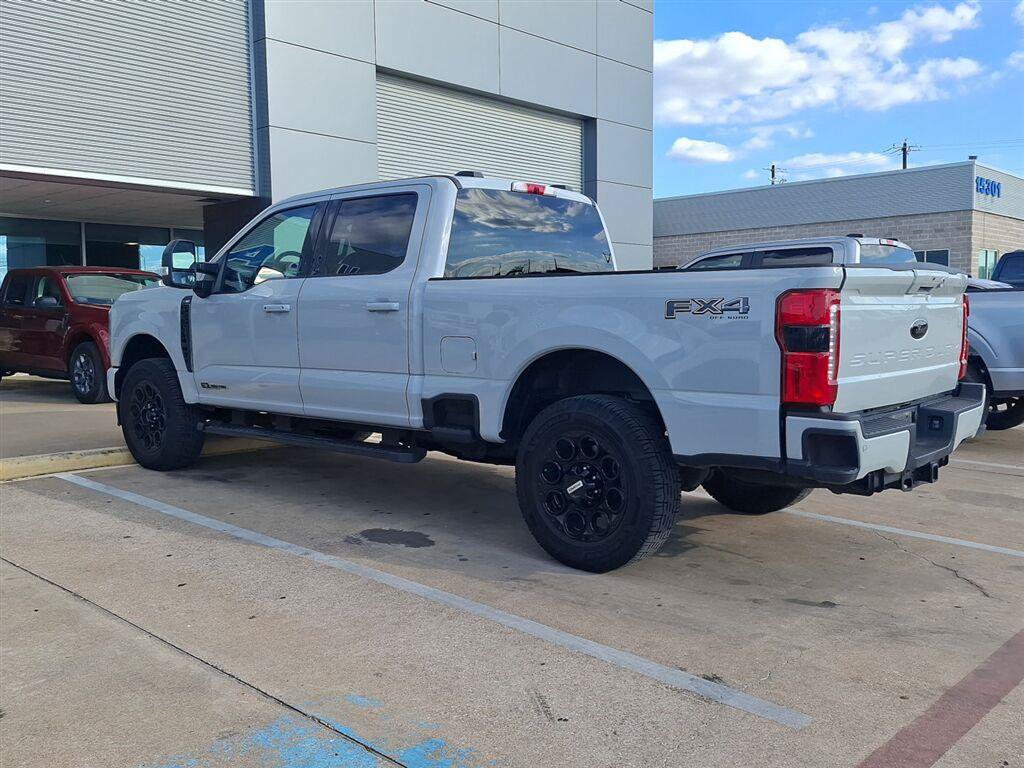 Used 2025 Ford F250 XLT w/ Black Appearance Package AWD/4WD image 9