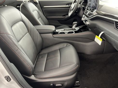 New 2025 Nissan Altima 2.5 SR w/ SR Premium Package image 14