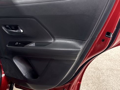 Used 2025 Nissan Kicks SV image 18