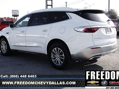 Used 2023 Buick Enclave Essence image 39