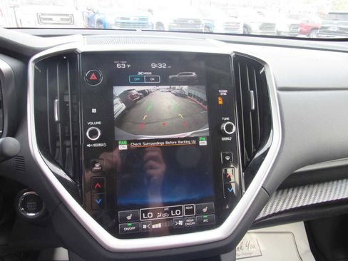 Used 2024 Subaru Ascent Premium w/ Convenience Package image 16