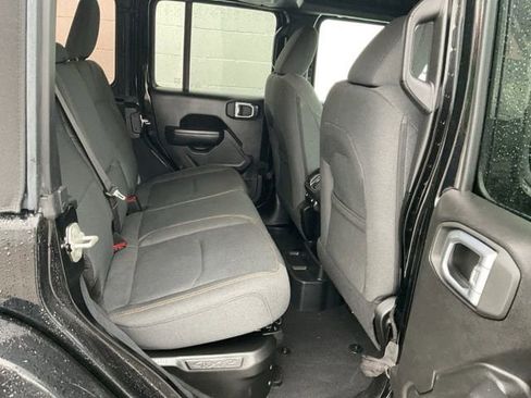 Used 2024 Jeep Wrangler Unlimited w/ Convenience Group AWD/4WD image 12