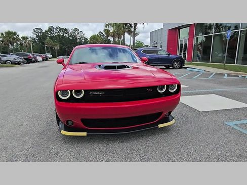 Used 2019 Dodge Challenger R/T Scat Pack w/ Shaker Package RWD image 18