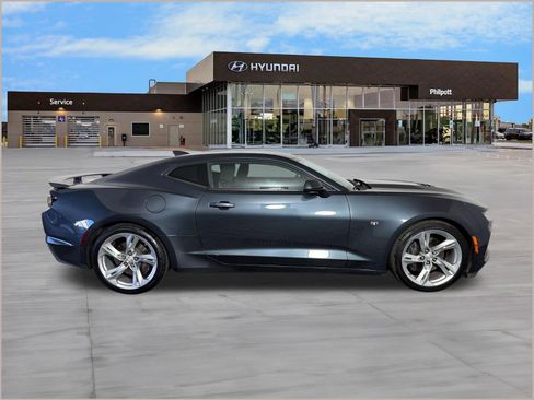 Used 2019 Chevrolet Camaro SS RWD image 8