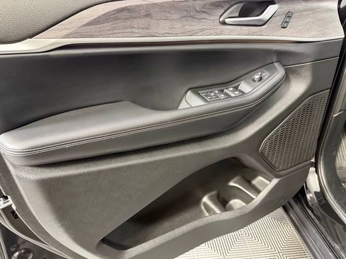 Used 2024 Jeep Grand Cherokee L Limited w/ Luxury Tech Group II image 26