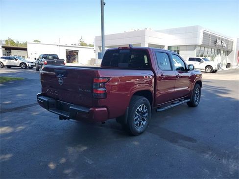 Used 2024 Nissan Frontier SL w/ Technology Package image 5