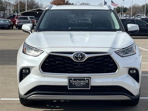 Used 2022 Toyota Highlander Platinum image 8